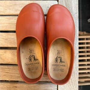 Gardenheir Italian Garden Clogs in Terracotta Color Size 37